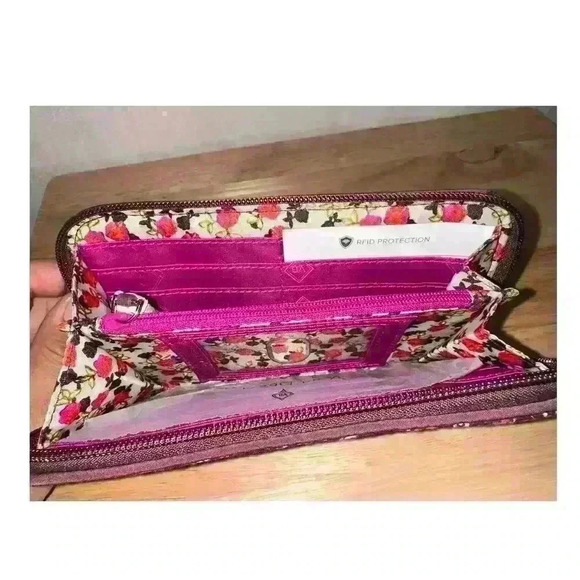 Vera Bradley Pink Georgia Wallet in Houndstooth Tweed - Chic and‎ Compact - Picture 3 of 4